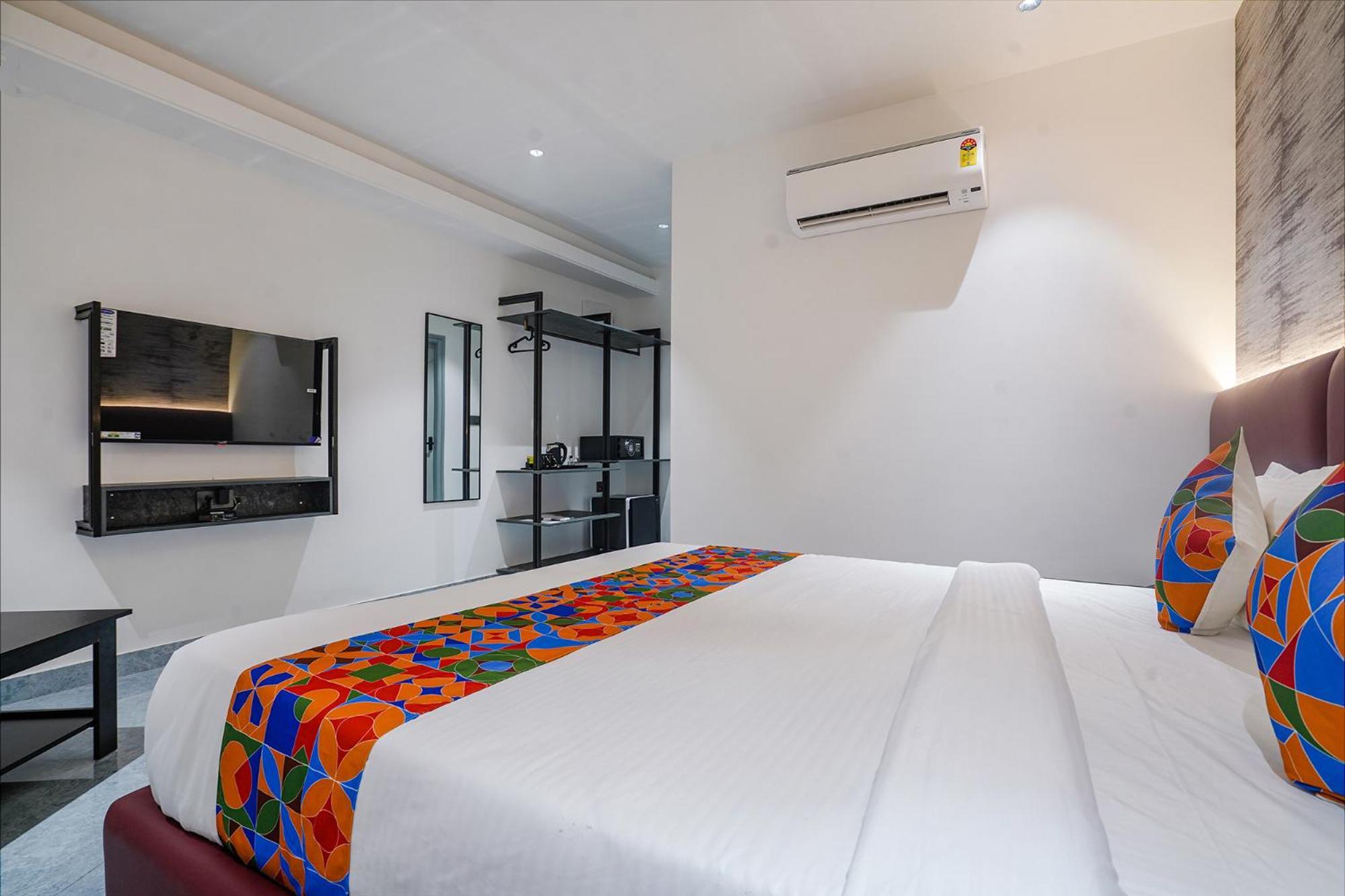 Fabhotel Prime Cloud 5 Studios Hyderabad Luaran gambar
