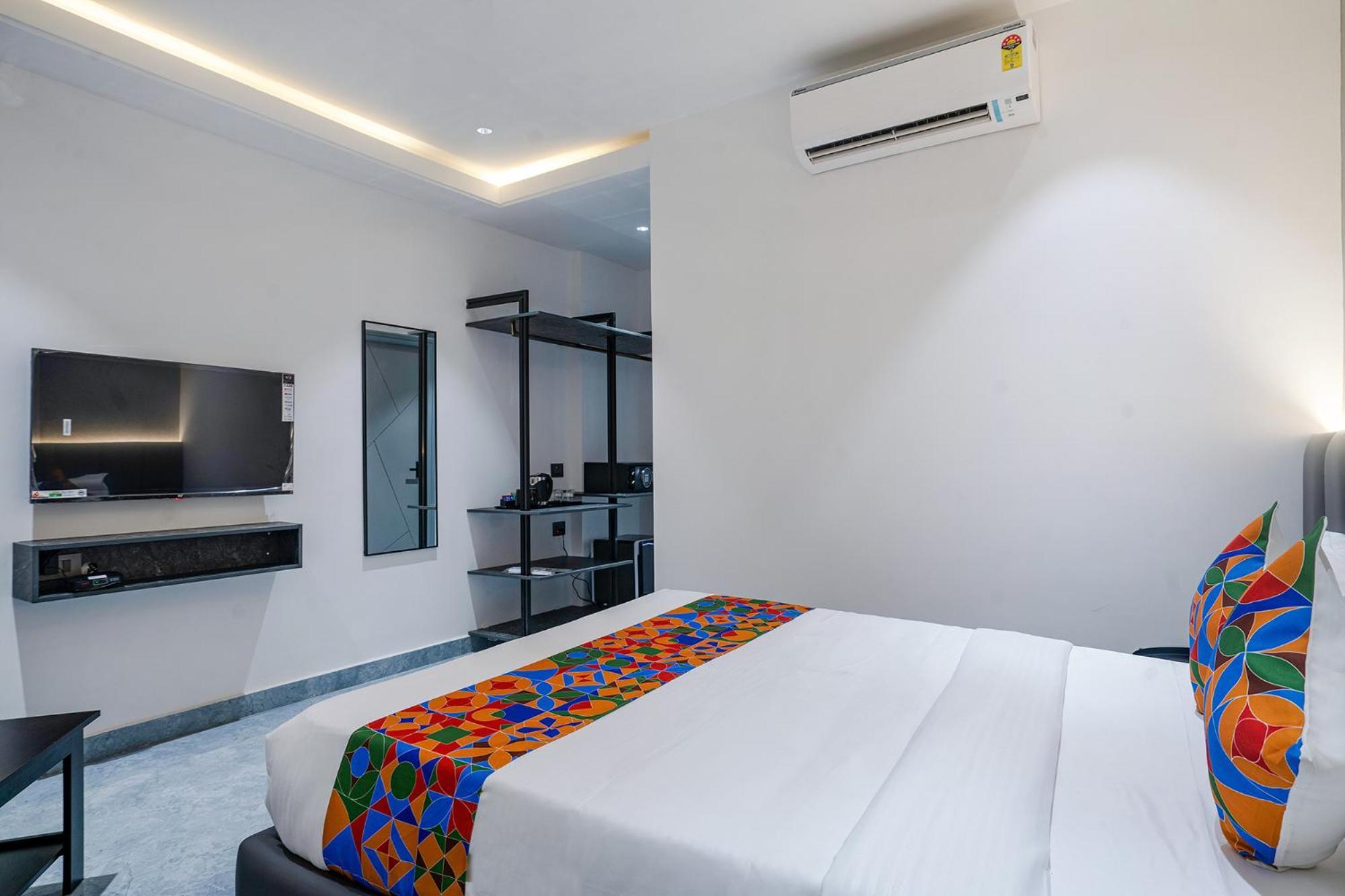Fabhotel Prime Cloud 5 Studios Hyderabad Luaran gambar
