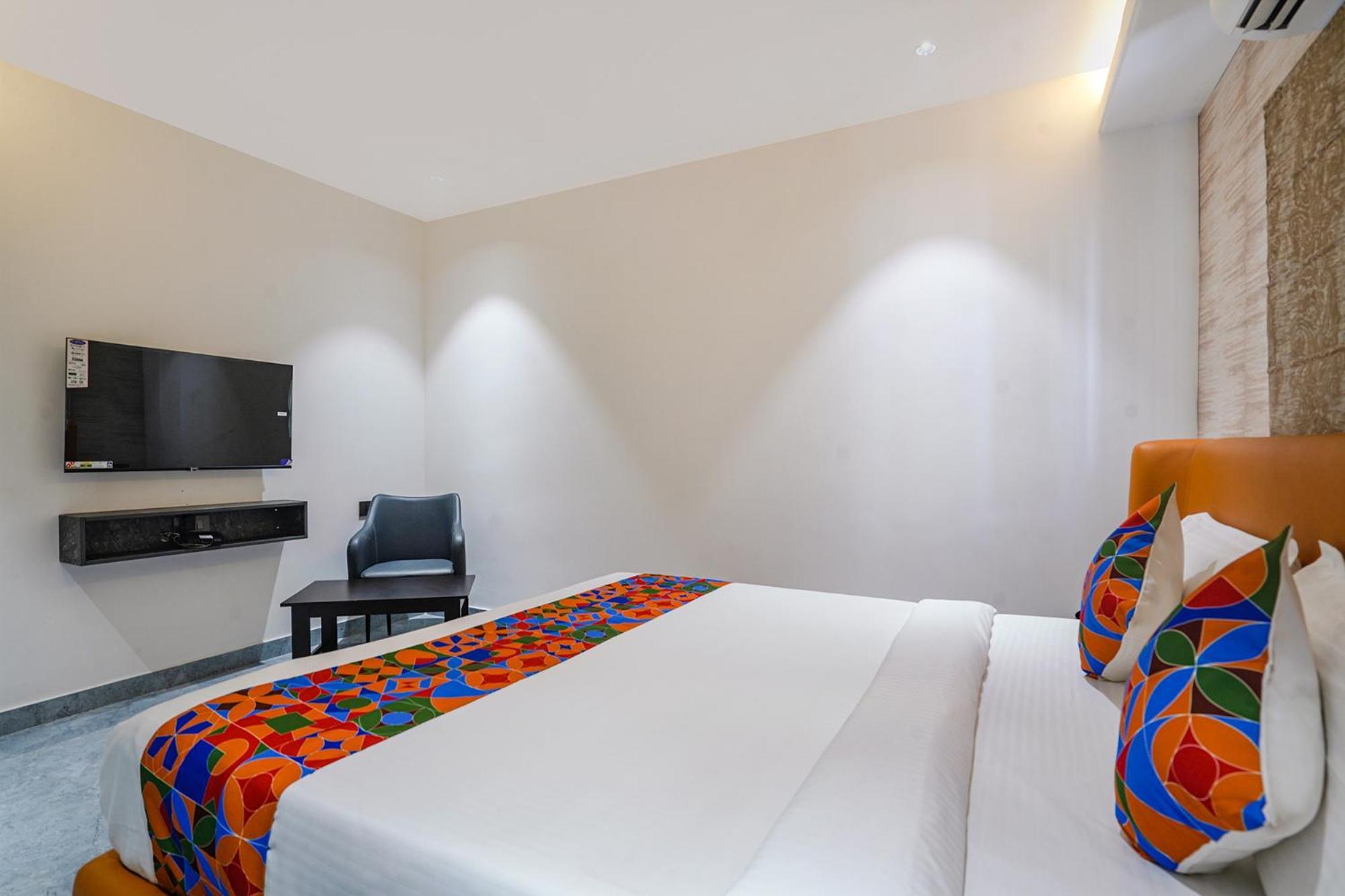Fabhotel Prime Cloud 5 Studios Hyderabad Luaran gambar